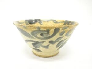 安南手　花唐草　茶碗（保護箱付）